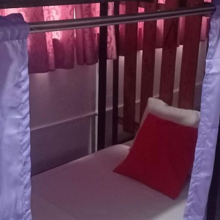 Lojed Sean Bed And Space Pasay Exterior photo